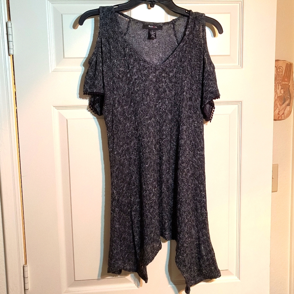 Cold shoulder tunic